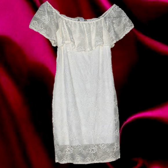 Dresses & Skirts - White Ruffle Top Dress